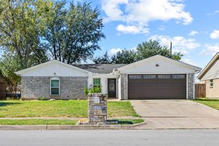 1237 N Knowles Drive, Saginaw, TX 76179