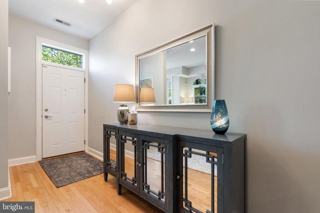 1325 F ST NE, Washington, DC 20002
