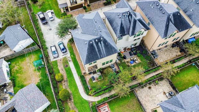 10602 Enclave Shadows Court, Houston, TX 77043