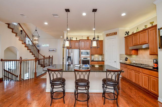 10602 Enclave Shadows Court, Houston, TX 77043