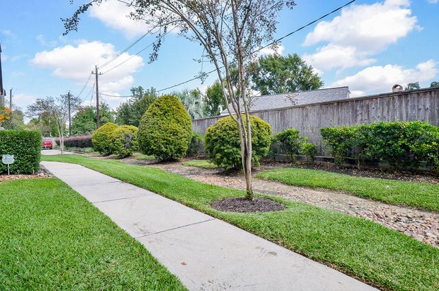 10602 Enclave Shadows Court, Houston, TX 77043
