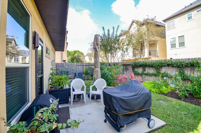 10602 Enclave Shadows Court, Houston, TX 77043