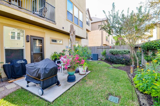 10602 Enclave Shadows Court, Houston, TX 77043