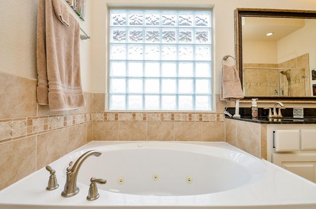 10602 Enclave Shadows Court, Houston, TX 77043