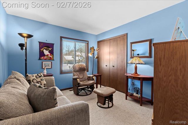 21855 Heatherbrae Way S, Novi, MI 48375