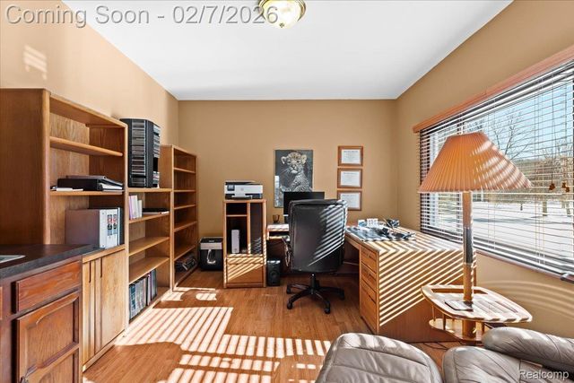 21855 Heatherbrae Way S, Novi, MI 48375