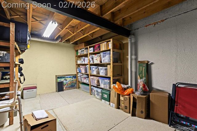 21855 Heatherbrae Way S, Novi, MI 48375