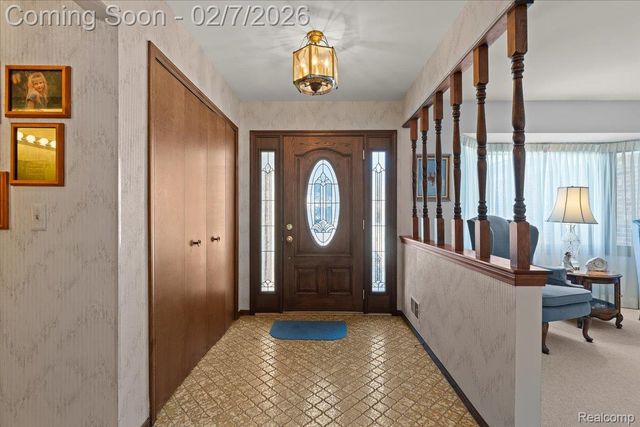 21855 Heatherbrae Way S, Novi, MI 48375