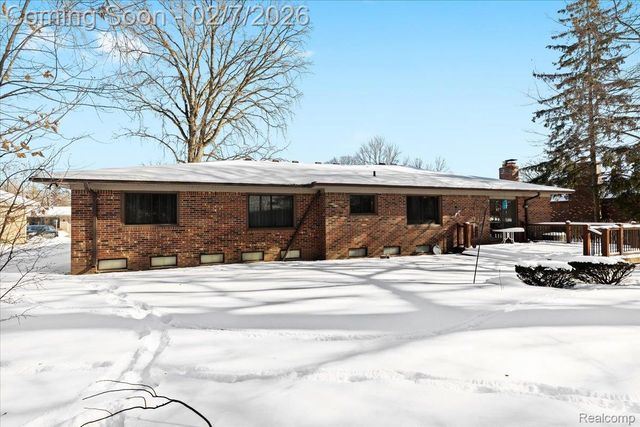 21855 Heatherbrae Way S, Novi, MI 48375