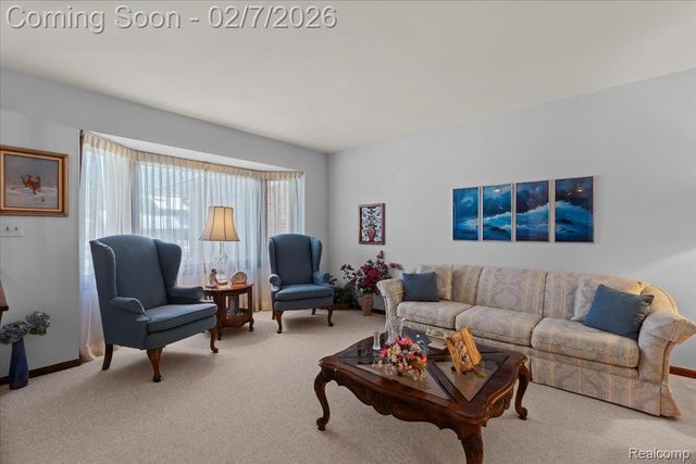 21855 Heatherbrae Way S, Novi, MI 48375