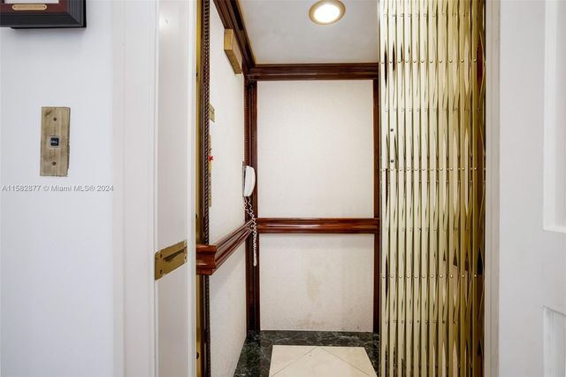 431 Costanera Rd, Coral Gables, FL 33143