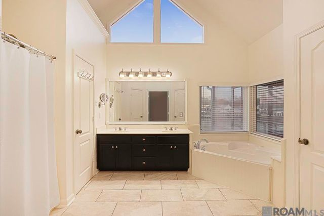 12258 River Highlands, St Amant, LA 70774