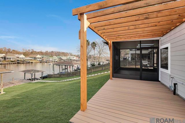 12258 River Highlands, St Amant, LA 70774