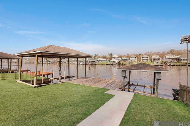 12258 River Highlands, St Amant, LA 70774