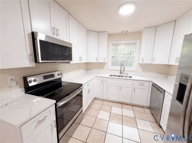 12330 Deerhurst Dr, Midlothian, VA 23113