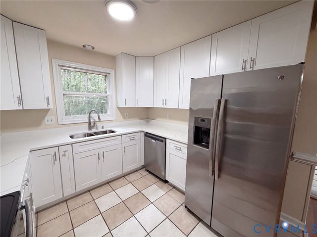 12330 Deerhurst Dr, Midlothian, VA 23113