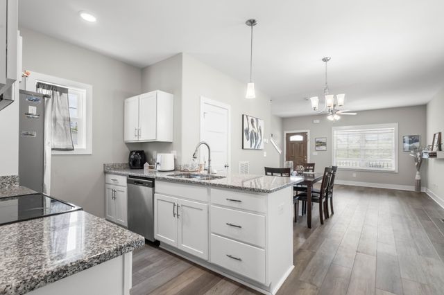 309 Cedar Ct, Clarksville, TN 37042