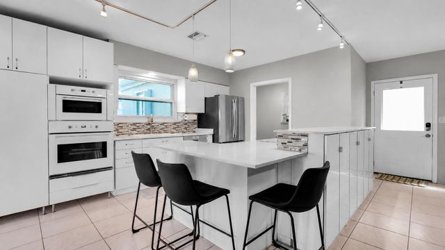 935 Nautilus Isle, Dania Beach, FL 33004