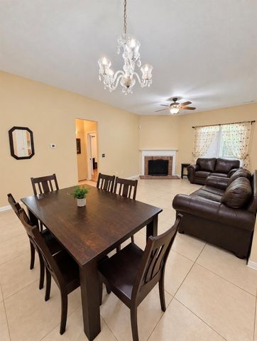 11518 Berkway Trail, Houston, TX 77065