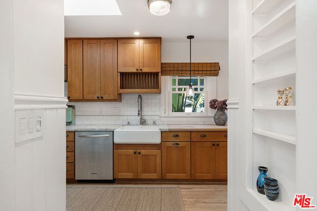 1233 N Genesee Avenue, West Hollywood, CA 90046