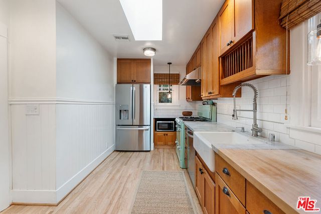 1233 N Genesee Avenue, West Hollywood, CA 90046