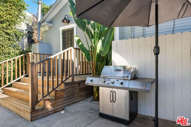 1233 N Genesee Avenue, West Hollywood, CA 90046