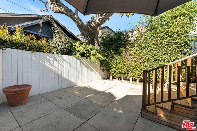 1233 N Genesee Avenue, West Hollywood, CA 90046