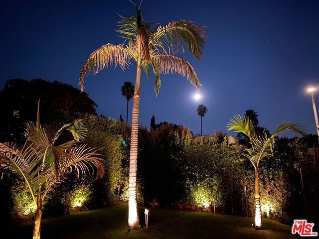 1233 N Genesee Avenue, West Hollywood, CA 90046