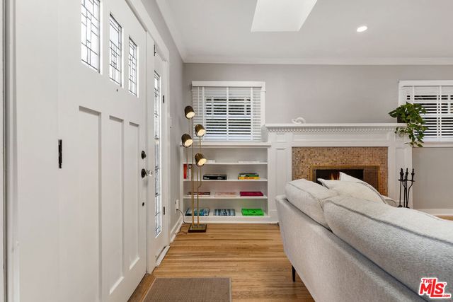 1233 N Genesee Avenue, West Hollywood, CA 90046