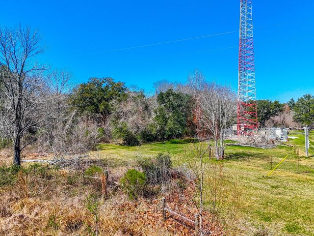 7907 Highway 90, Crosby, TX 77532