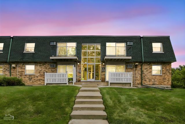 10045 S Walnut Terrace 1-101, Palos Hills, IL 60465