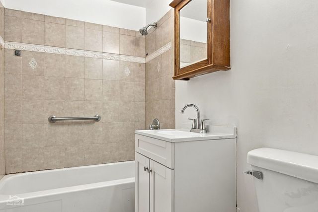 10045 S Walnut Terrace 1-101, Palos Hills, IL 60465