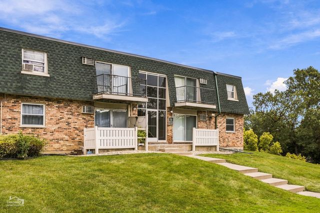 10045 S Walnut Terrace 1-101, Palos Hills, IL 60465