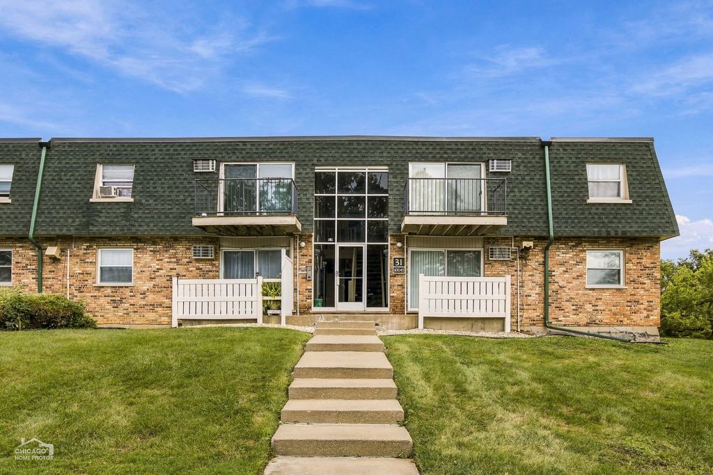 10045 S Walnut Terrace 1-101, Palos Hills, IL 60465