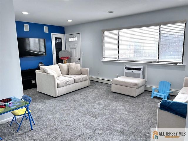 532 Cricket Lane 532, Woodbridge Proper, NJ 07095