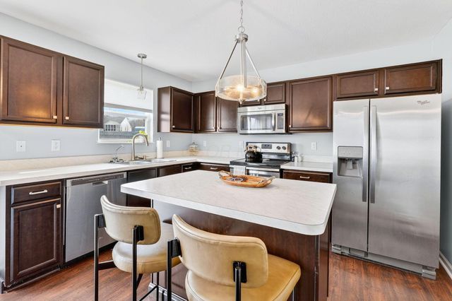 631 Rolling Acre Drive, Lithopolis, OH 43136