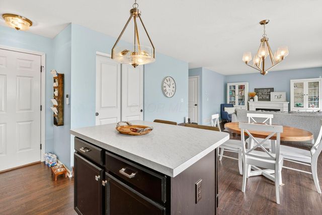 631 Rolling Acre Drive, Lithopolis, OH 43136