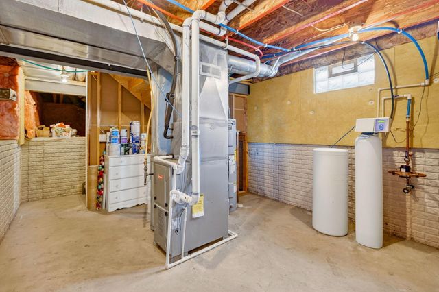 631 Rolling Acre Drive, Lithopolis, OH 43136