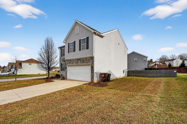 631 Rolling Acre Drive, Lithopolis, OH 43136