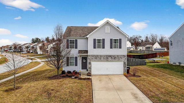 631 Rolling Acre Drive, Lithopolis, OH 43136