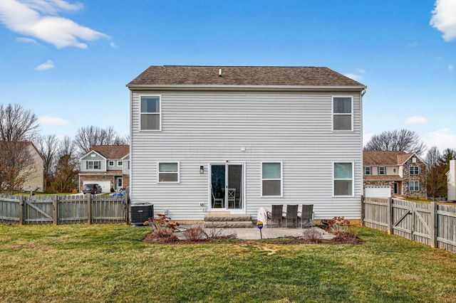 631 Rolling Acre Drive, Lithopolis, OH 43136