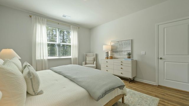 3186 Dalmore Drive, Ravenel, SC 29470