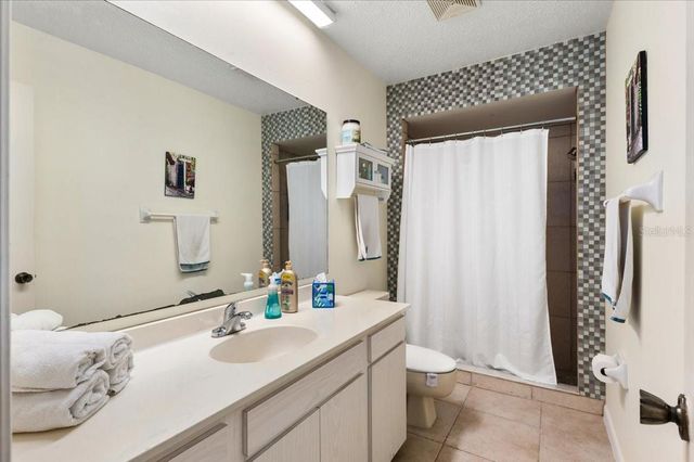 5905 LA VISTA LANE, Bradenton, FL 34210