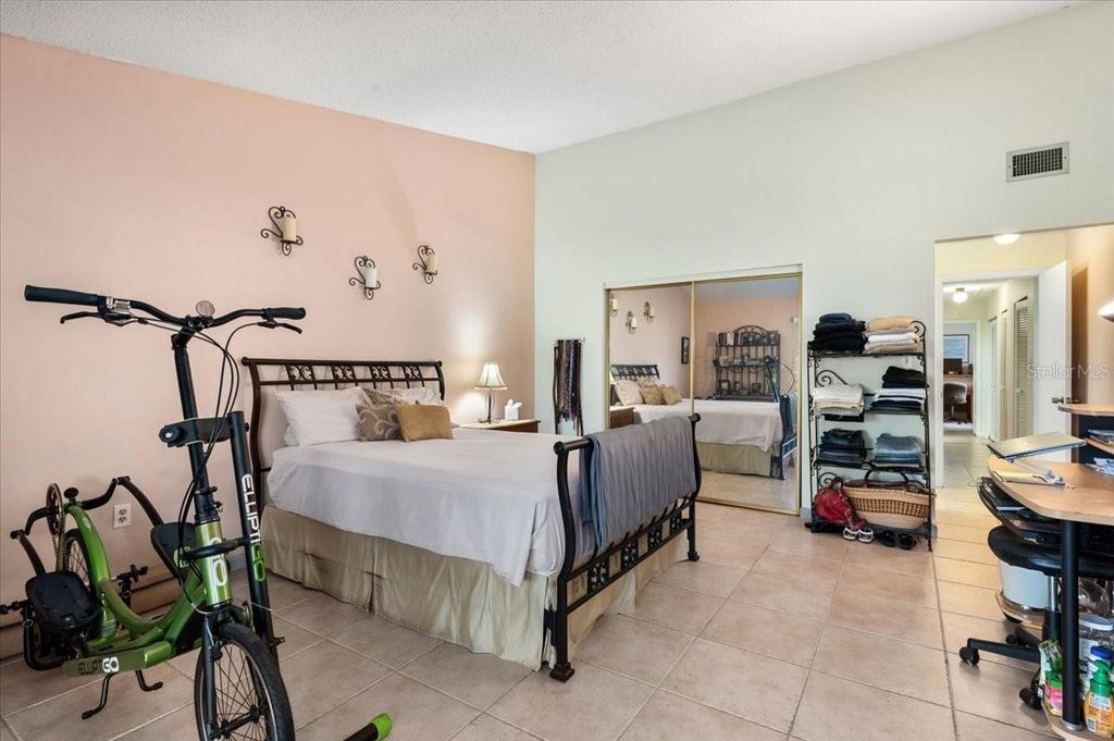 Image 16 of property listing at 5905 LA VISTA LANE, Bradenton, FL 34210