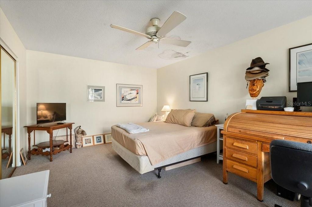 Image 23 of property listing at 5905 LA VISTA LANE, Bradenton, FL 34210