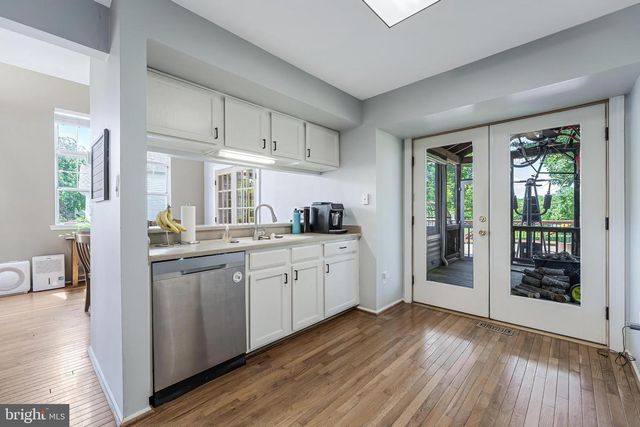 30 FENTON WOOD DR., Sterling, VA 20165