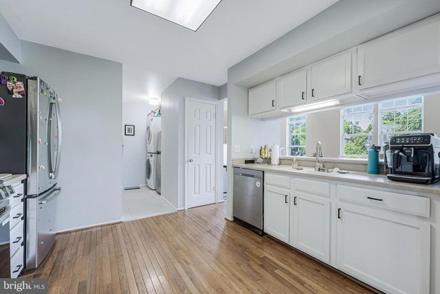 30 FENTON WOOD DR., Sterling, VA 20165