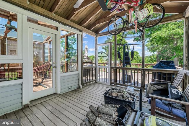 30 FENTON WOOD DR., Sterling, VA 20165