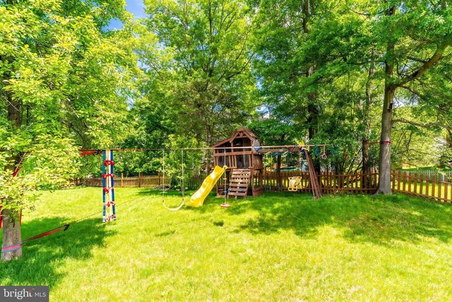 30 FENTON WOOD DR., Sterling, VA 20165
