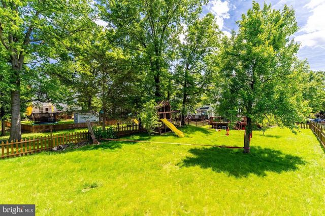 30 FENTON WOOD DR., Sterling, VA 20165
